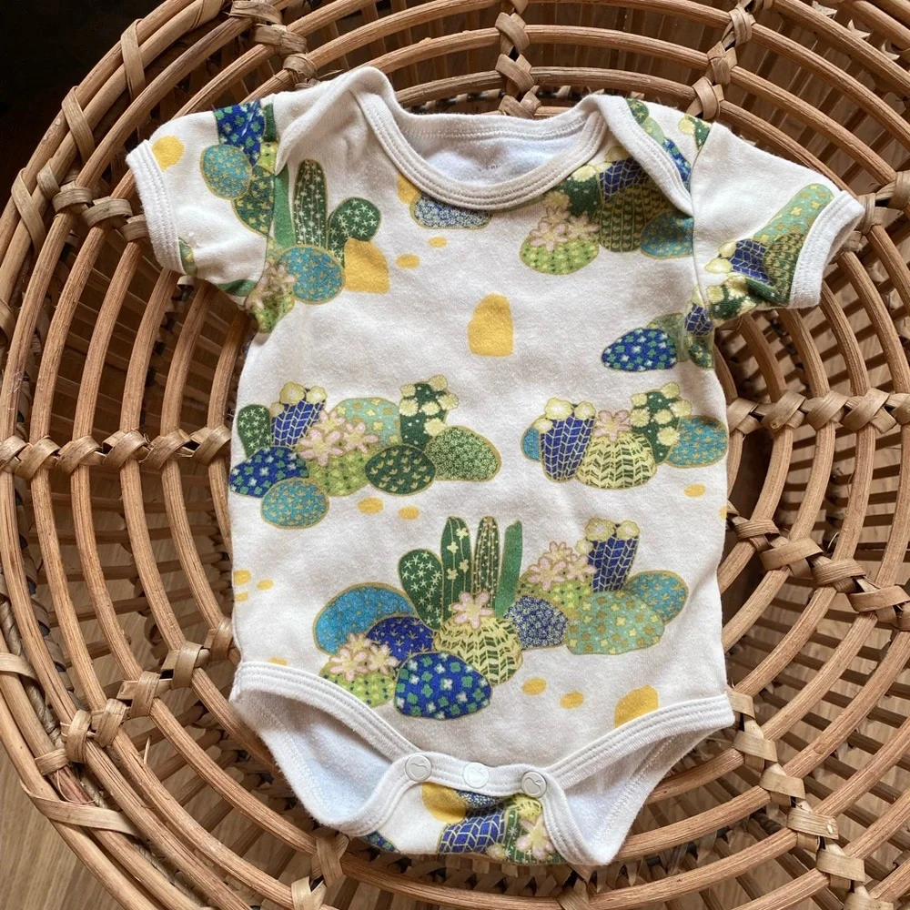 Cactus theme onesie! One of my absolute favorites!😊 - Picture 1 of 3